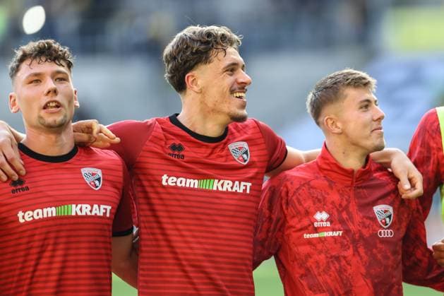 3. Liga; Alemannia Aachen - FC Ingolstadt 04; Sieg Jubel Freude Spieler bedanken sich bei den Fans Tanz Mads Borchers (9, FCI) Dennis Kaygin (10, FCI) Torschütze Gustav Christensen (24, FCI) 3. Liga - FC Ingolstadt 04 Saison 2025 2026 Alemannia Aachen