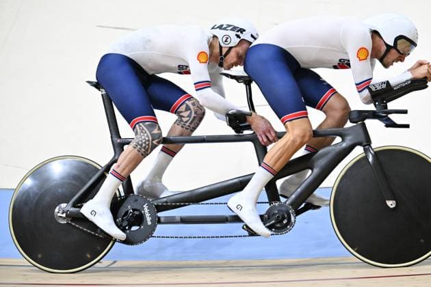 2025 UCI Para-Cycling Track World Championships Picture by Simon Wilkinson SWpix.com - 18 10 2025 - Cycling - 2025 UCI Para-Cycling Track World Championships - Rio Olympic Velodrome, Rio de Janeiro, Brazil - MB Individual Pursuit Qualifying - Stephen Bate (Great Britain) piloted by Christopher Latham (Great Britain) Copyright: x xSWpix.comx(t axPhotographyxHubxLtd)xSimonxWilkinson SWpix.comx SWP-3030-9996