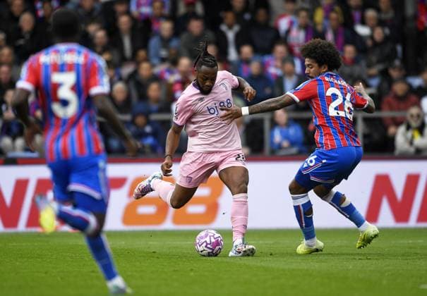 Antoine Semenyo of AFC Bournemouth in action with Chris Richards of Crystal Palace Crystal Palace v AFC Bournemouth, Premier League, Football, Selhurst Park, London, UK - 18 Oct 2025London Selhurst Park United Kingdom EDITORIAL USE ONLY No use with unauthorised audio, video, data, fixture lists, club league logos or live services. Online in-match use limited to 120 images, no video emulation. No use in betting, games or single club league player publications. Copyright: xAlanxWalter Shutterstockx 15544975aw