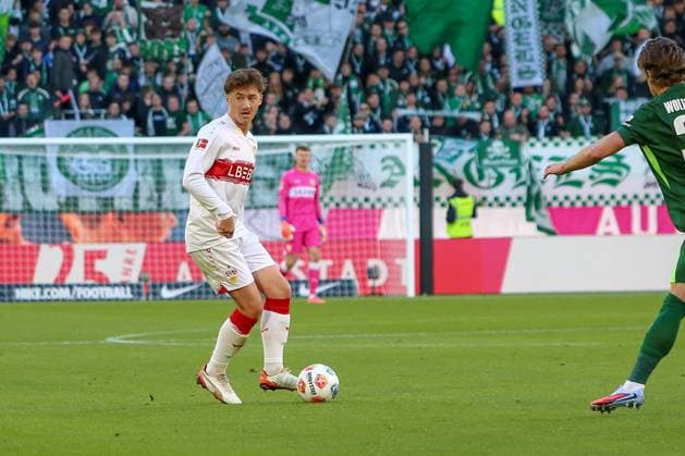 Deutschland: Bundesliga 2025 26, 7. Spieltag - VfL Wolfsburg vs VfB Stuttgart - Volkswagen Arena (Wolfsburg): Angelo Stiller (VfB Stuttgart, 6) Copyright: xAymanxAlahmedx