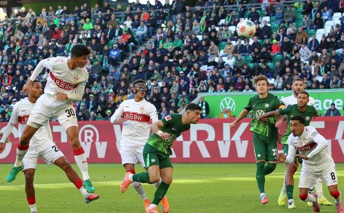 Deutschland: Bundesliga 2025 26, 7. Spieltag - VfL Wolfsburg vs VfB Stuttgart - Volkswagen Arena (Wolfsburg): Chema AndrÃ s Chema Andres (VfB Stuttgart, 30) Copyright: xAymanxAlahmedx