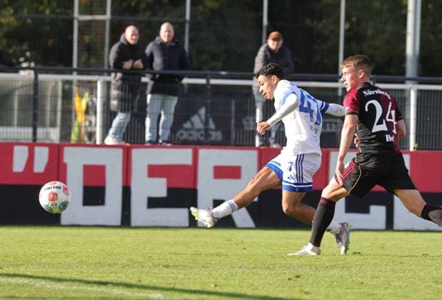 18.10.2025 - Fussball - Saison 2025 2026 - Regionalliga Bayern - 14. Spieltag: 1. FC Nürnberg FCN II ( Club ) - SV Viktoria Aschaffenburg - DaMa - xdaxmax - Othmane Elidrissi Errahhali (47, SV Viktoria Aschaffenburg ) mit Torschuss