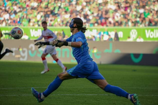 Deutschland: Bundesliga 2025 26, 7. Spieltag - VfL Wolfsburg vs VfB Stuttgart - Volkswagen Arena (Wolfsburg): Kamil Grabara (VfL Wolfsburg, 1) Copyright: xAymanxAlahmedx