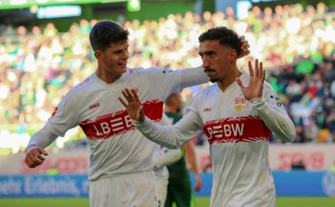 Deutschland: Bundesliga 2025 26, 7. Spieltag - VfL Wolfsburg vs VfB Stuttgart - Volkswagen Arena (Wolfsburg): Torjubel Tiago Tomas Tiago Tomas (VfB Stuttgart, 8) Chema AndrÃ s Chema Andres (VfB Stuttgart, 30) Copyright: xAymanxAlahmedx