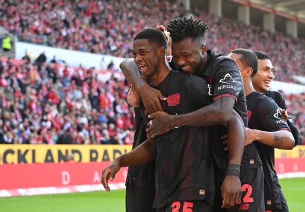 18.10.2025, xjrdrx, Fussball 1.Bundesliga, FSV Mainz 05 - Bayer 04 Leverkusen v.l. Christian Kofane (Bayer Leverkusen) celebrate the goal, Der Torjubel zum 0:2, , Robert Andrich (Bayer Leverkusen), Edmond Tapsoba (Bayer Leverkusen), (DFL DFB REGULATIONS PROHIBIT ANY USE OF PHOTOGRAPHS as IMAGE SEQUENCES and or QUASI-VIDEO) Mainz