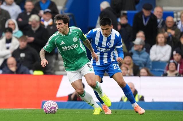 Sandro Tonali of Newcastle United and Diego Gomez of Brighton & Hove Albion. Brighton and Hove Albion v Newcastle United, Premier League, Football, American Express Community Stadium, Brighton, UK - 18 Oct 2025Brighton American Express Community Stadi United Kingdom EDITORIAL USE ONLY No use with unauthorised audio, video, data, fixture lists, club league logos or live services. Online in-match use limited to 120 images, no video emulation. No use in betting, games or single club league player publications. Copyright: xSeanxRyan Shutterstockx 15544971ae