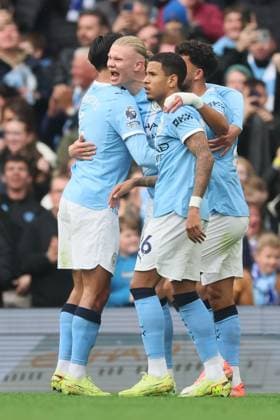 Erling Haaland of Manchester City scores to make it 1-0 and celebrates Manchester City v Everton, Premier League, Football, Etihad Stadium, Manchester, UK - 18 Oct 2025Manchester Etihad Stadium United Kingdom EDITORIAL USE ONLY No use with unauthorised audio, video, data, fixture lists, club league logos or live services. Online in-match use limited to 120 images, no video emulation. No use in betting, games or single club league player publications. Copyright: xPaulxCurrie Shutterstockx 15544977ci