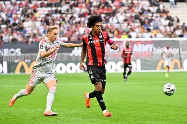 OGC Nice v Olympique Lyonnais - Ligue 1 McDonald s 2025 2026 07 Adam KARABEC (ol) - 04 DANTE (ogcn) during the Ligue 1 McDonald s match between Nice and Lyon at Allianz Riviera on October 18, 2025 in Nice, France. Nice France  Copyright: xFEPx 776348160