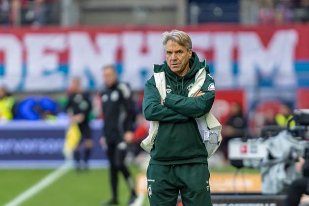 Horst Steffen (SV Werder Bremen, Chef-Trainer) Emotionen verschrankte Haende Portrait querformat, GER, 1. FC Heidenheim vs. Werder Bremen, Fussball, Bundesliga, 07. Spieltag, Spielzeit 2025 2026, 18.10.2025, DFL DFB REGULATIONS PROHIBIT ANY USE OF PHOTOGRAPHS AS IMAGE SEQUENCES AND OR QUASI-VIDEO, GER, 1. FC Heidenheim vs. Werder Bremen, Fussball, Bundesliga, 07. Spieltag, Spielzeit 2025 2026, 18.10.2025 Heidenheim Copyright: xEibner-Pressefoto JanixPlessx EP_JPL