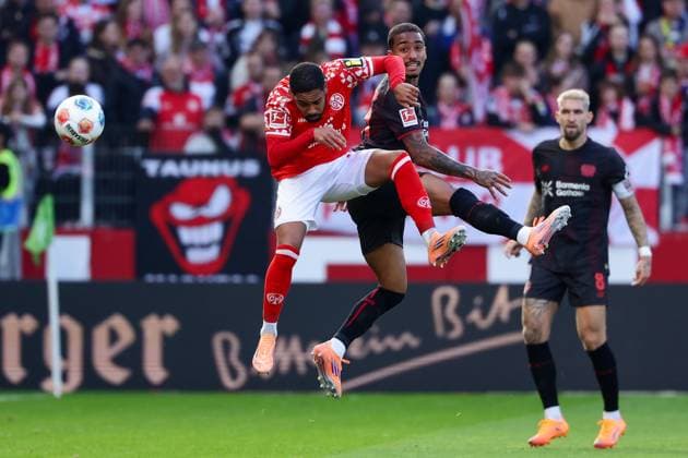 Mainz, Mewa Arena Mainz , 18.10.25, GER, Herren, 1. Bundesliga, Saison 2025-2026, 1. FSV Mainz 05 - Bayer 04 Leverkusen, DFB DFL REGULATIONS PROHIBIT ANY USE OF PHOTOGRAPHS AS IMAGE SEQUENCES AND OR QUASI-VIDEO. Copyright: JoachimxBywaletz xJB-Sportfoto