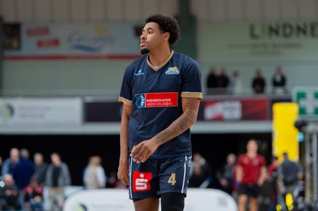 Jordan Samare (Eisbären Bremerhaven,No.04) vor dem Spiel DEU, Leverkusen, 18.10.2025 Basketball, BARMER 2. BAsketball-Bundesliga Pro A, 4. Spieltag, Bayer Giants Leverkusen - Eisbären Bremerhaven
