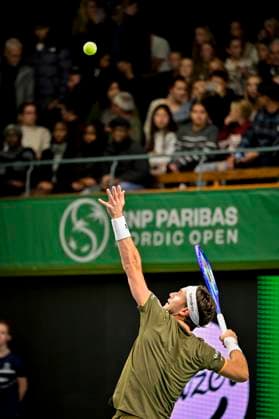 STOCKHOLM, SVERIGE 20251018 Norges Casper Ruud möter Kanadas Denis Shapovalov i semifinal under tennisturneringen BNP Paribas Nordic Open i Kungliga tennishallen. STOCKHOLM SVERIGE x10658x