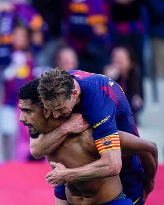 La Liga EA Sports. Date 9 Ronald Araujo of FC Barcelona, Barca celebrates the 2-1 during the La Liga EA Sports match between FC Barcelona and Girona FC played at Lluis Companys Stadium on October 18, 2025 in Barcelona. kpng Copyright: xSergioxRuizx xImagox PS_2501018_BAR_GIR_2526_042