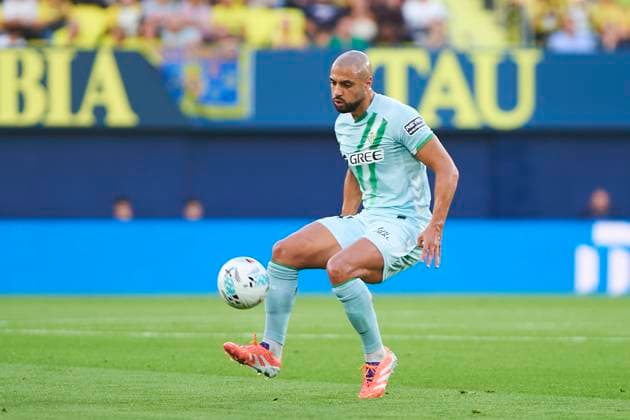 Amrabat (Real Betis) during the LaLiga EA Sports match between Villarreal CF and Real Betis at Estadio de la Ceramica on October 18, 2025 in Villarreal, Spain. (Photo by Maria Jose Segovia DeFodi Images) Amrabat Real Betis during the LaLiga EA Sports match between Villarreal CF and Real Betis at Estadio de la Ceramica on October 18, 2025 in Villarreal, Spain Photo by Maria Jose Segovia DeFodi Images