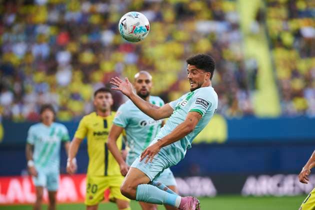 Pablo Fornals (Real Betis) during the LaLiga EA Sports match between Villarreal CF and Real Betis at Estadio de la Ceramica on October 18, 2025 in Villarreal, Spain. (Photo by Maria Jose Segovia DeFodi Images) Pablo Fornals Real Betis during the LaLiga EA Sports match between Villarreal CF and Real Betis at Estadio de la Ceramica on October 18, 2025 in Villarreal, Spain Photo by Maria Jose Segovia DeFodi Images