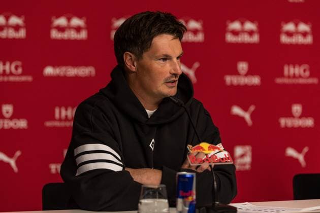 GER, Bundesliga, RB Leipzig - Hamburger SV 18.10.2025, Red Bull Arena, Leipzig, GER, Bundesliga, RB Leipzig - Hamburger SV Merlin Polzin (Coach Hamburger SV) bei der Pressekonferenz Â
