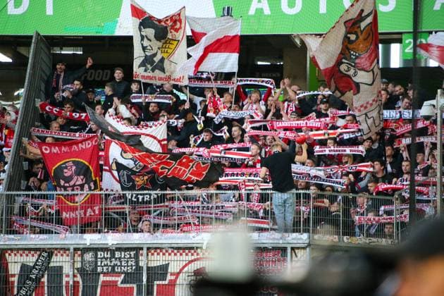 Deutschland: Bundesliga 2025 26, 7. Spieltag - VfL Wolfsburg vs VfB Stuttgart - Volkswagen Arena (Wolfsburg): Copyright: xAymanxAlahmedx