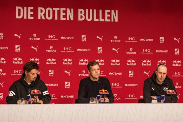 GER, Bundesliga, RB Leipzig - Hamburger SV 18.10.2025, Red Bull Arena, Leipzig, GER, Bundesliga, RB Leipzig - Hamburger SV Merlin Polzin (Coach Hamburger SV), Ole Werner (Cheftrainer, RB Leipzig) bei der Pressekonferenz Â
