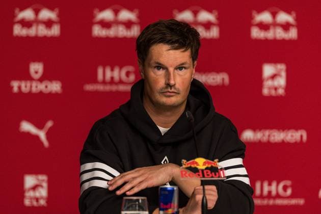 GER, Bundesliga, RB Leipzig - Hamburger SV 18.10.2025, Red Bull Arena, Leipzig, GER, Bundesliga, RB Leipzig - Hamburger SV Merlin Polzin (Coach Hamburger SV) bei der Pressekonferenz Â
