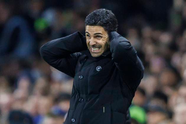 Football - 2025 2026 Premier League - Fulham vs Arsenal - Craven Cottage - Saturday 18th October 2025 Mikel Arteta, manager of Arsenal FC, grimaces with his arms behind his head as his almost score at Craven Cottage COLORSPORT DANIEL BEARHAM  csp_ful_ars_db_18102025_