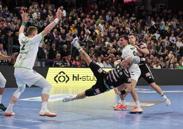18.10.2025 - Handball - 1. Bundesliga DAIKIN HBL - Saison 2025 2026 - 09. Spieltag: HC Erlangen Metropolregion Nürnberg HCE - HSG Wetzlar - DaMa - xdaxmax - Nikola Grahovac (2, HSG Wetzlar) Marek Nissen (6, HC Erlangen HCE )