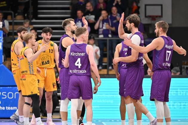 BG Göttingen - Kirchheim Knights Hendrik Drescher ( 10, GOT) im Spiel der BARMER 2. Basketball Bundesliga ProA zwischen der BG Göttingen und den Kirchheim Knights in der Sparkassen-Arena, 18.10.2025, Göttingen, Deutschland. (Foto: Swen Pförtner) Göttingen Niedersachsen Deutschland