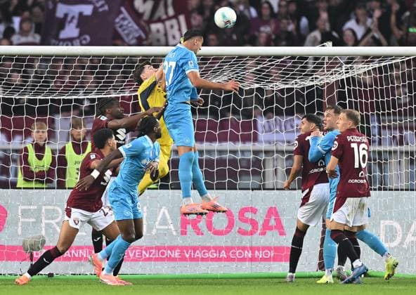 October 18, 2025, Turin: Torino s Franco Israel and Napoli s Lorenzo Lucca in action during the Italian Serie A soccer match Torino FC vs SSC Napoli at the Olimpico Grande Torino Stadium in Turin, Italy, 18 October 2025 ANSA ALESSANDRO DI MARCO. Soccer: Serie A; Torino FC Vs SSC Napoli  - ZUMAa110 20251018_zaf_a110_047 Copyright: xAlessandroxDixMarcox