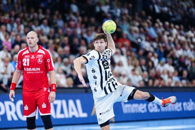 7 Meter Wurf Tor Lukas Zerbe (THW Kiel, 24) GER, THW Kiel vs. MT Melsungen, Handball, 1. Bundesliga, Spieltag 09, Saison 2025 2026, 18.10.2025 GER, THW Kiel vs. MT Melsungen, Handball, 1. Bundesliga, Spieltag 09, Saison 2025 2026, 18.10.2025 Kiel Copyright: xEibner-Pressefoto MarcelxvonxFehrnx EP_MFN