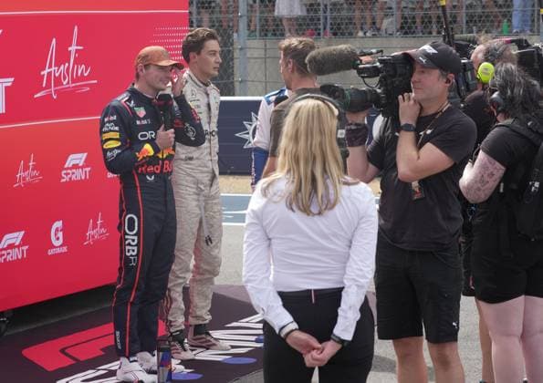 FORMULA 1 MSC CRUISES UNITED STATES GRAND PRIX 2025 18.10.2025, Circuit of The Americas, Austin, FORMULA 1 MSC CRUISES UNITED STATES GRAND PRIX 2025 , im Bild Sieger des Sprintrennens Max Verstappen (NLD), Oracle Red Bull Racing, 2.Platz für George Russell (GBR), Mercedes-AMG Petronas Formula One Team, 3.Platz für Carlos Sainz Jr. (ESP), Atlassian Williams Racing