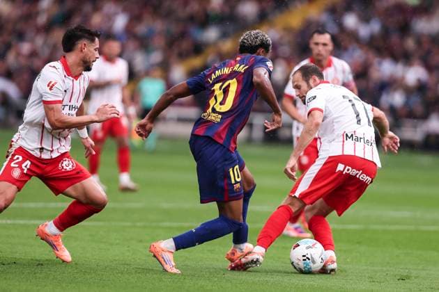 October 18, 2025, Barcelona, Barcelona, SPAIN: Lamine Yamal of FC Barcelona, Barca in action during the Spanish league, La Liga EA Sports, football match played between FC Barcelona and Girona FC at Estadi Olimpic Lluis Companys on October 18, 2025 in Barcelona, Spain. Barcelona SPAIN - ZUMAa181 20251018_zaa_a181_132 Copyright: xJavierxBorregox