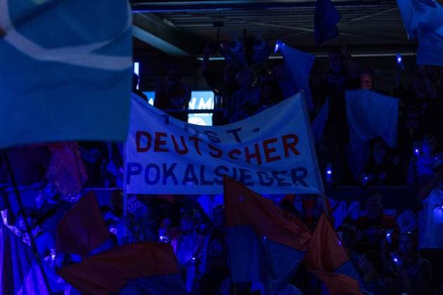 GER, Basketball-Bundesliga-Pokal, Achtelfinale, Syntainics MBC - BMA365 Bamberg Baskets 18.10.2025, Stadthalle, Weißenfels, GER, Basketball-Bundesliga-Pokal, Achtelfinale, Syntainics MBC - BMA365 Bamberg Baskets Fanbanner von dem Syntainics MBC Â Foto Alexander Trienitz Weißenfels Stadthalle Sachsen-Anhalt Deutschland