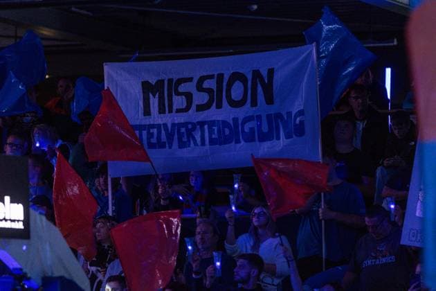 GER, Basketball-Bundesliga-Pokal, Achtelfinale, Syntainics MBC - BMA365 Bamberg Baskets 18.10.2025, Stadthalle, Weißenfels, GER, Basketball-Bundesliga-Pokal, Achtelfinale, Syntainics MBC - BMA365 Bamberg Baskets Fanbanner von dem Syntainics MBC Â Foto Alexander Trienitz Weißenfels Stadthalle Sachsen-Anhalt Deutschland