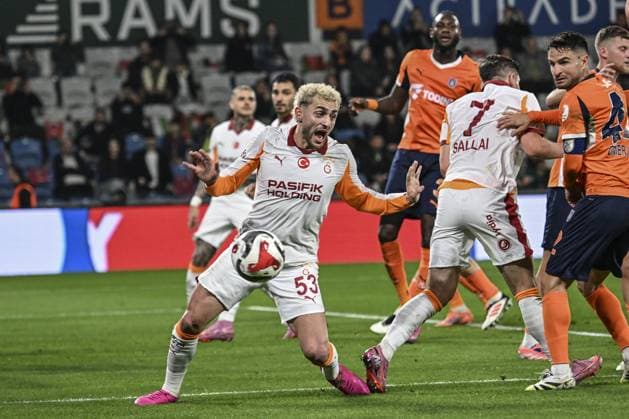 RAMS Basaksehir v Galatasaray - Turkish Super Lig ISTANBUL, TURKIYE - OCTOBER 18: Baris Alper Yilmaz of Galatasaray in action during Turkish Super Lig week 9 football match between RAMS Basaksehir and Galatasaray at Basaksehir Fatih Terim Stadium in Istanbul, Turkiye on October 18, 2025. Murat Sengül Anadolu Istanbul Turkey. Editorial use only. Please get in touch for any other usage.  Copyright: x2025xAnadoluxMuratxÅžengülx