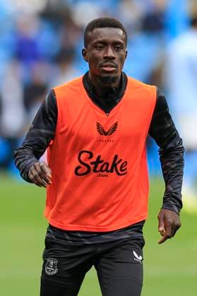 Manchester City v Everton Premier League 18 10 2025. Idrissa Gueye (27) of Everton during the warm-up ahead of the Premier League match between Manchester City and Everton at the Etihad Stadium, Manchester, England on 18 October 2025. Manchester Etihad Stadium Manchester England Editorial use only DataCo restrictions apply See www.football-dataco.com , Copyright: xConorxMolloyx PSI-23048-0104