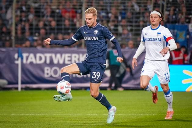 Deutschland: Fussball 2. Bundesliga 2025 26, 9. Spieltag - VfL Bochum vs Hertha BSC Berlin - Vonovia Ruhrstadion (Bochum): Leandro Morgalla (VfL Bochum, 39) Bochum Nordrhein-Westfalen Deutschland