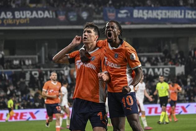 RAMS Basaksehir v Galatasaray - Turkish Super Lig ISTANBUL, TURKIYE - OCTOBER 18: Players of RAMS Basaksehir celebrate after scoring a goal during the Turkish Super Lig week 9 football match between RAMS Basaksehir and Galatasaray at Basaksehir Fatih Terim Stadium in Istanbul, Turkiye on October 18, 2025. Murat Sengul Anadolu Istanbul Turkey. Editorial use only. Please get in touch for any other usage.  Copyright: x2025xAnadoluxMuratxSengulx