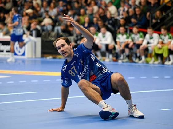 18.10.2025, xpsx, Handball 2. Bundesliga, TV Großwallstadt - HC Oppenweiler-Backnang v.l. Maxim Schalles (Grosswallstadt) Elsenfeld Bayern Deutschland (DEU)