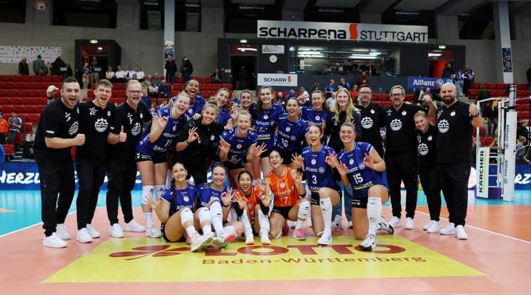 BAU 18.10.2025 Stuttgart Volleyball Allianz MTV Stuttgart vs. Ladies in Black Aachen, Stuttgarter Jubel über den Sieg