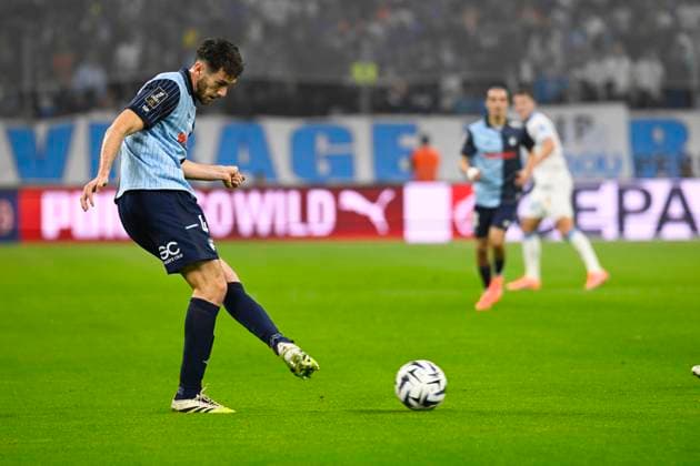 FOOTBALL : Olympique de Marseille VS Le Havre AC - Ligue 1 McDonald s - 18 10 2025 Gautier Lloris (HAC) - Ligue 1 McDonald™s match between Olympique de Marseille and Le Havre Athletic Club on October 18, 2025 at the Orange VÃ lodrome Stadium in Marseille. MarseilleFrance  Copyright: xWilliamxCannarellax
