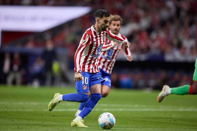 Alex Baena (Atletico de Madrid) controls the ball during the LaLiga EA Sports match between AtlÃ tico Madrid v CA Osasuna at Riyahd Air Metropolitano on October 18, 2025 in Madrid, Spain. (Photo by Manu Reino DeFodi Images) Alex Baena Atletico de Madrid controls the ball during the LaLiga EA Sports match between AtlÃ tico Madrid v CA Osasuna at Riyahd Air Metropolitano on October 18, 2025 in Madrid, Spain Photo by Manu Reino DeFodi Images