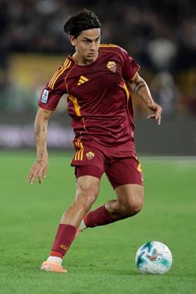Serie a football match AS Roma vs Inter Roma™s Argentinian forward Paulo Dybala controls the ball during the Serie A football match between AS Roma vs Inter at the Olimpico Stadium in Rome, Italy on October 18, 2025. _BPH7173 Copyright: xAntonioxBalascox