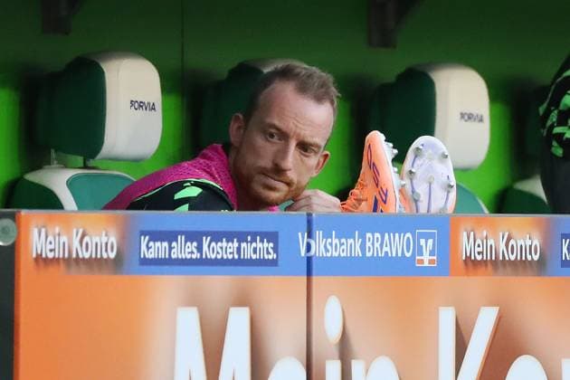 VfL vs. Stuttgart, 1. BL Wolfsburg, 18.10.2025, FUßBALL - VfL Wolfsburg vs. VfB Stuttgart, 1. BL, Saison 2025 26. Aaron Zehnter (VfL Wolfsburg) Wolfsburg
