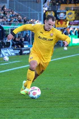 18.10.2025, xgrfx, Fussball 2.Bundesliga, Preußen Münster - Dynamo Dresden v.l. Jakob Lemmer (Dynamo Dresden) (DFL DFB REGULATIONS PROHIBIT ANY USE OF PHOTOGRAPHS as IMAGE SEQUENCES and or QUASI-VIDEO) Münster