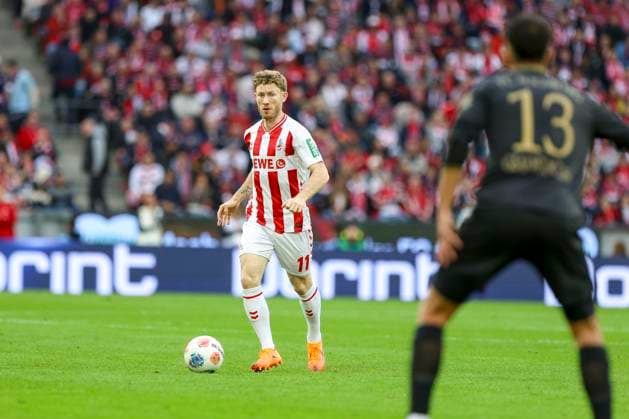 Köln, Deutschland, 18.10.25: Florian Kainz (1. FC Köln) in Aktion am Ball, Einzelaktion waehrend des Spiels der 1. Bundesliga zwischen 1. FC Köln vs FC Augsburg im RheinEnergieStadion Köln RheinEnergieStadion North Rhine-Westphalia Germany Copyright: xBrauer-Fotoagenturx xAdrianxSchlx