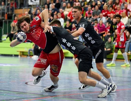 18.10.2025, xpsx, Handball 3.Liga, TV Kirchzell - TV Gelnhausen v.l. Jannik Wolf (Kirchzell) Miltenberg Bayern Deutschland (DEU)