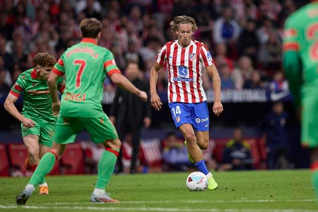Marcos Llorente (Atletico de Madrid) controls the ball during the LaLiga EA Sports match between AtlÃ tico Madrid v CA Osasuna at Riyahd Air Metropolitano on October 18, 2025 in Madrid, Spain. (Photo by Manu Reino DeFodi Images) Marcos Llorente Atletico de Madrid controls the ball during the LaLiga EA Sports match between AtlÃ tico Madrid v CA Osasuna at Riyahd Air Metropolitano on October 18, 2025 in Madrid, Spain Photo by Manu Reino DeFodi Images