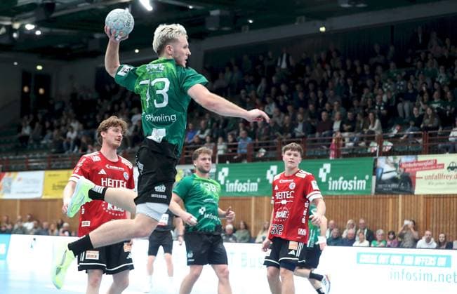 18.10.2025, xfsx, Herren, Handball, Saison 2025 2026, 3. Liga, Staffel Sued, 9. Spieltag: Woelfe Wuerzburg - HC Erlangen II v.li.: Julian Taft (HC Erlangen II), Tyler Groemling (Woelfe Wuerzburg), Michel Reitemann (Woelfe Wuerzburg), Maxsim Lochman (HC Erlangen II) Wuerzburg tectake ARENA Bayern Deutschland