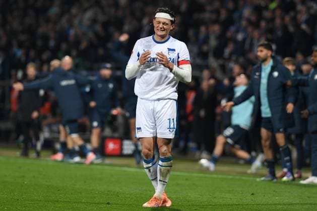 Fabian Reese (Hertha BSC Berlin) gestikuliert, gestik waehrend des Spiels der 2. Bundesliga zwischen VfL Bochum und Hertha BSC, Vonovia Ruhrstadion am 18. October 2025 in Bochum, Deutschland. (Foto von Ralf Treese DeFodi Images) +++ Fabian Reese (Hertha BSC Berlin) gestures during the 2. Bundesliga match between VfL Bochum and Hertha BSC at Vonovia Ruhrstadion on October 18, 2025 in Bochum, Germany. (Photo by Ralf Treese DeFodi Images) (Photo by Ralf Treese DeFodi Images) Fabian Reese Hertha BSC Berlin gestures during the 2 Bundesliga match between VfL Bochum and Hertha BSC at Vonovia Ruhrstadion on October 18, 2025 in Bochum, Germany Photo by Ralf Treese DeFodi Images Fabian Reese Hertha BSC Berlin gestures during the 2 Bundesliga match between VfL Bochum and Hertha BSC at Vonovia Ruhrstadion on October 18, 2025 in Bochum, Germany Photo by Ralf Treese DeFodi Images Photo by Ralf Treese DeFodi Images