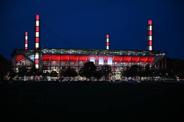 18.10.2025, xophax, Fussball 1.Bundesliga Saison 2025 2026 1.FC Köln Rhein Energie Stadion 1.FC Köln gegen FC Augsburg Rhein Energie Stadion (DFL DFB REGULATIONS PROHIBIT ANY USE OF PHOTOGRAPHS as IMAGE SEQUENCES and or QUASI-VIDEO) Köln
