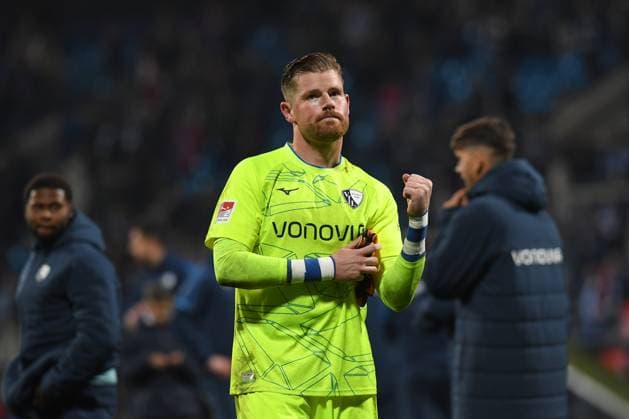 Torwart Timo Horn (VfL Bochum) gestikuliert, gestik waehrend des Spiels der 2. Bundesliga zwischen VfL Bochum und Hertha BSC, Vonovia Ruhrstadion am 18. October 2025 in Bochum, Deutschland. (Foto von Ralf Treese DeFodi Images) +++ Torwart Timo Horn (VfL Bochum) gestures during the 2. Bundesliga match between VfL Bochum and Hertha BSC at Vonovia Ruhrstadion on October 18, 2025 in Bochum, Germany. (Photo by Ralf Treese DeFodi Images) (Photo by Ralf Treese DeFodi Images) Goalkeeper Timo Horn VfL Bochum gestures, gestures during the 2 Bundesliga match between VfL Bochum and Hertha BSC, Vonovia Ruhrstadion on October 18, 2025 in Bochum, Germany Photo by Ralf Treese DeFodi Images Goalkeeper Timo Horn VfL Bochum gestures during the 2 Bundesliga match between VfL Bochum and Hertha BSC at Vonovia Ruhrstadion on October 18, 2025 in Bochum, Germany Photo by Ralf Treese DeFodi Images Photo by Ralf Treese DeFodi Images